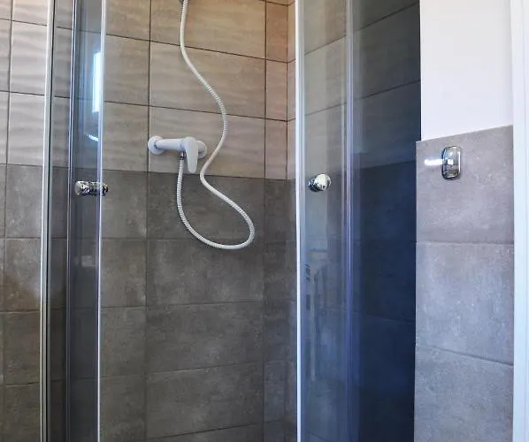 Sara Piotr Maszke Сasa de vacaciones *